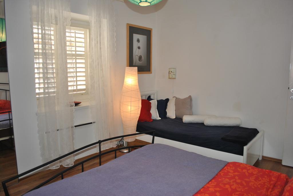 Apartment Optimist Makarska Phòng bức ảnh