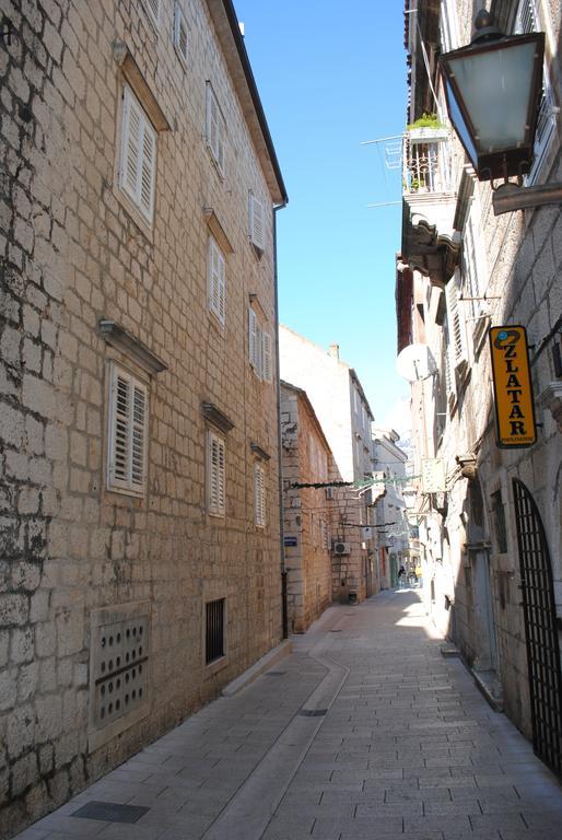 Apartment Optimist Makarska Phòng bức ảnh