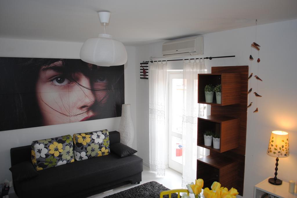 Apartment Optimist Makarska Phòng bức ảnh