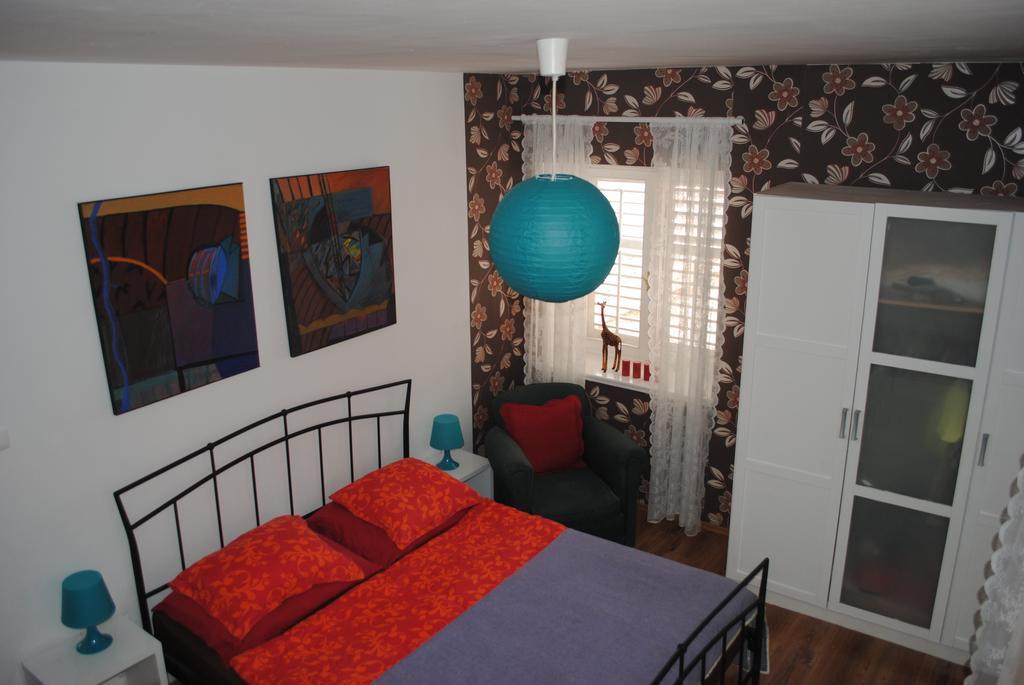 Apartment Optimist Makarska Phòng bức ảnh