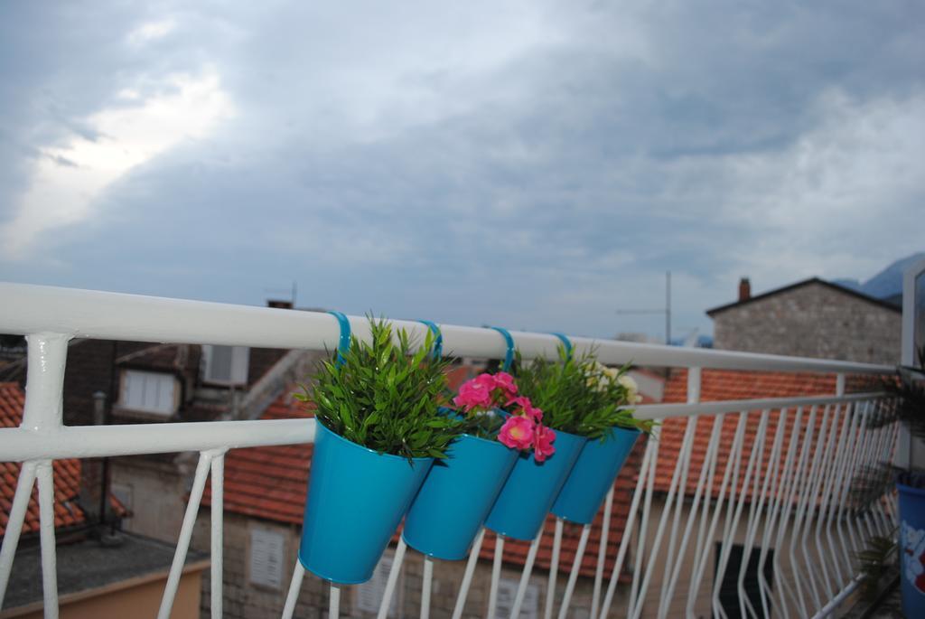 Apartment Optimist Makarska Phòng bức ảnh