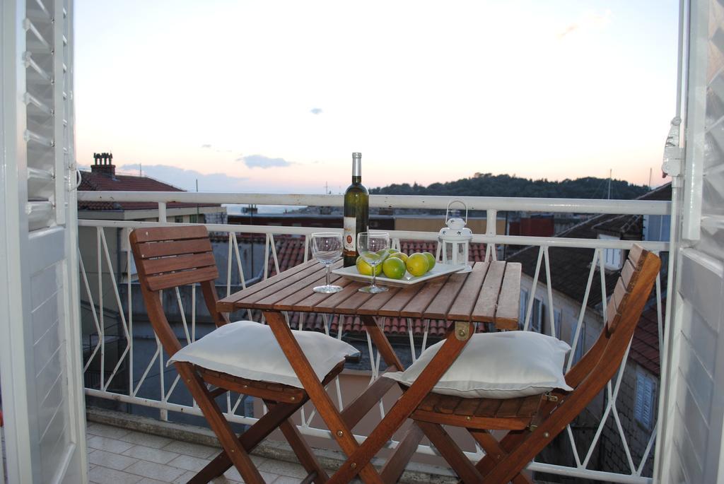 Apartment Optimist Makarska Phòng bức ảnh