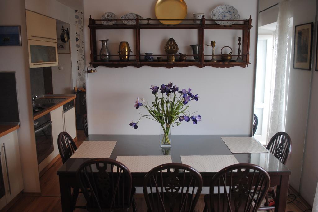 Apartment Optimist Makarska Phòng bức ảnh