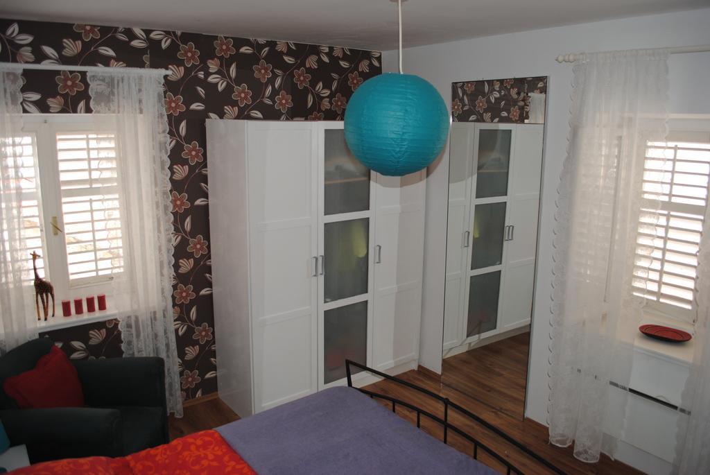 Apartment Optimist Makarska Phòng bức ảnh