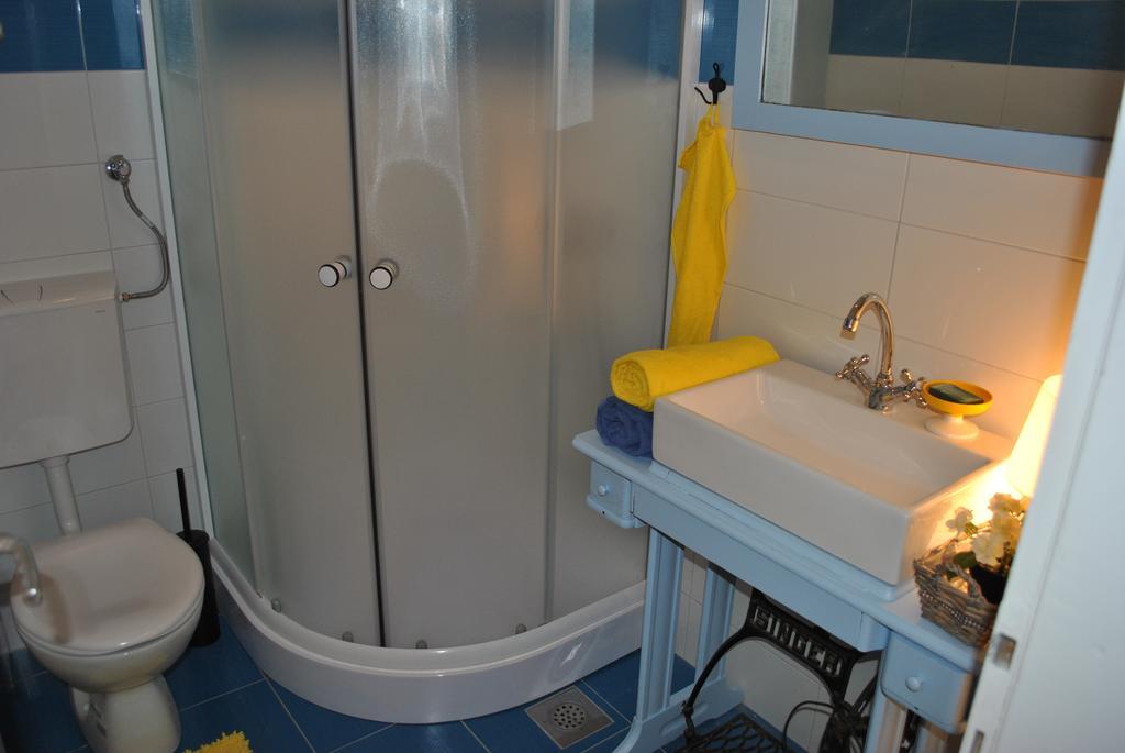 Apartment Optimist Makarska Phòng bức ảnh