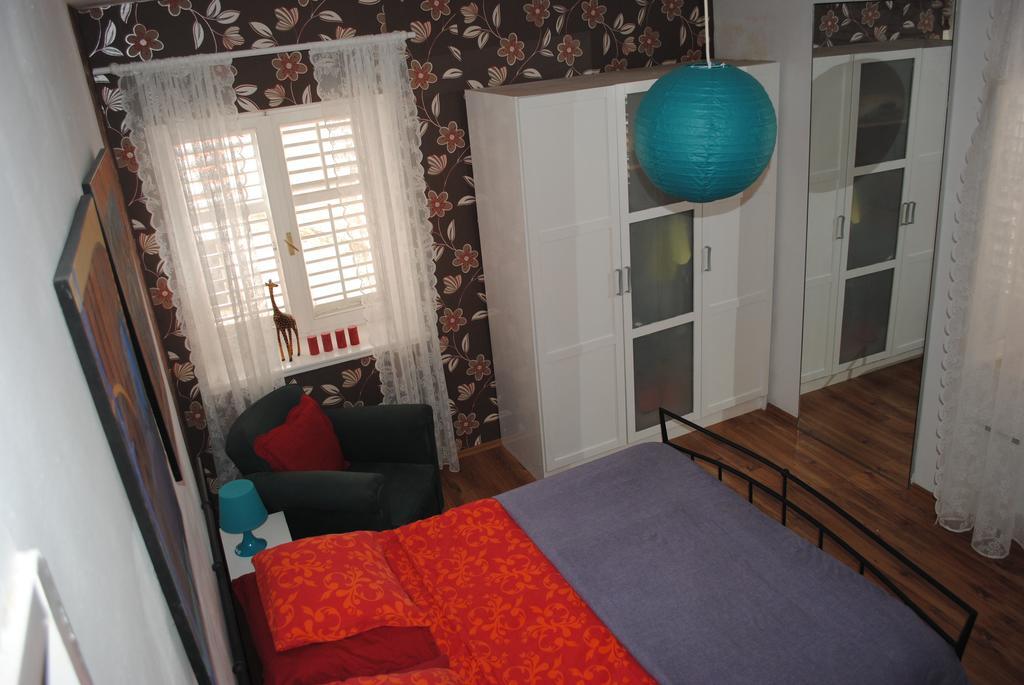 Apartment Optimist Makarska Phòng bức ảnh